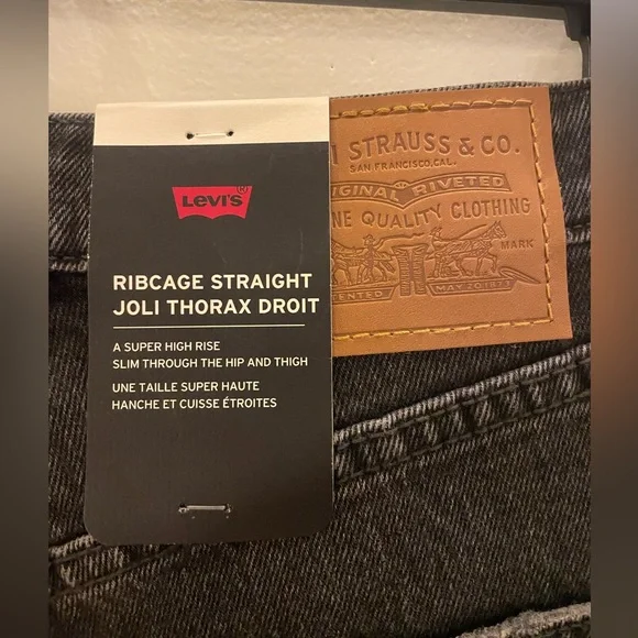 Levi's Ribcage Straight Joli Thorax Droit Button Fly Dark Black Wash Jeans NWT - Picture 12 of 16